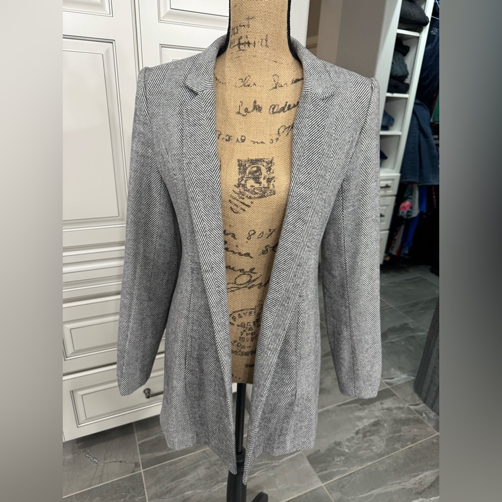 Women's Boutique bought Gray Herringbone Blazer! Size Medium
